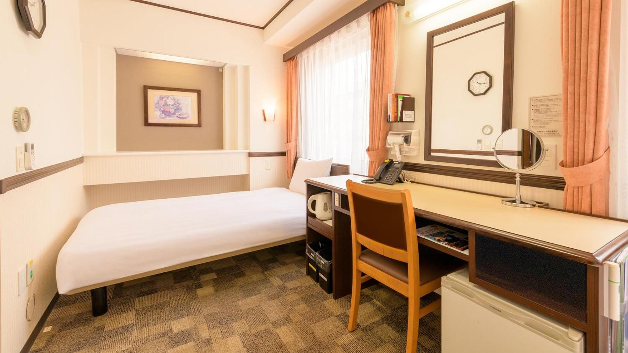 Toyoko Inn Fukushima Eki Nishi Guchi Номер фото